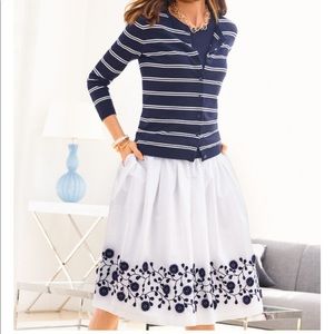 TALBOTS  PLEATED FLORAL-BORDER SKIRT